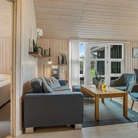 Сasa de vacaciones Eikka - From The Sea By Interhome